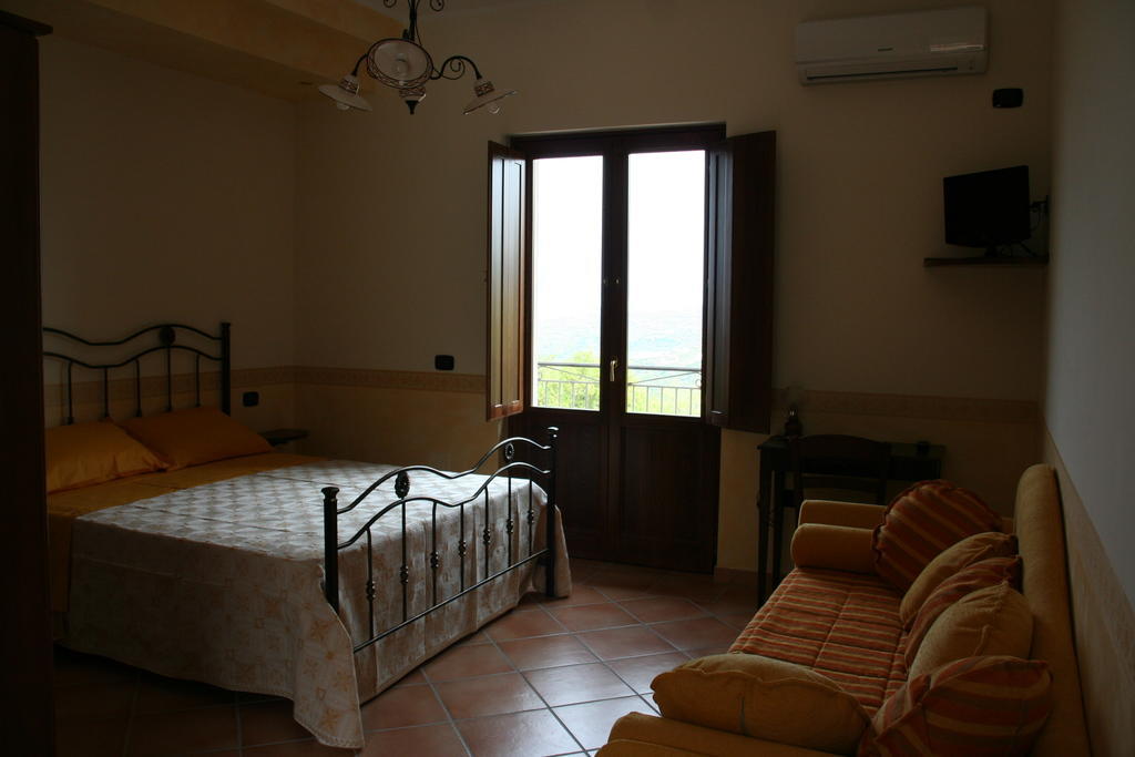 Residence Villa Rosi Laureana Cilento Habitación foto